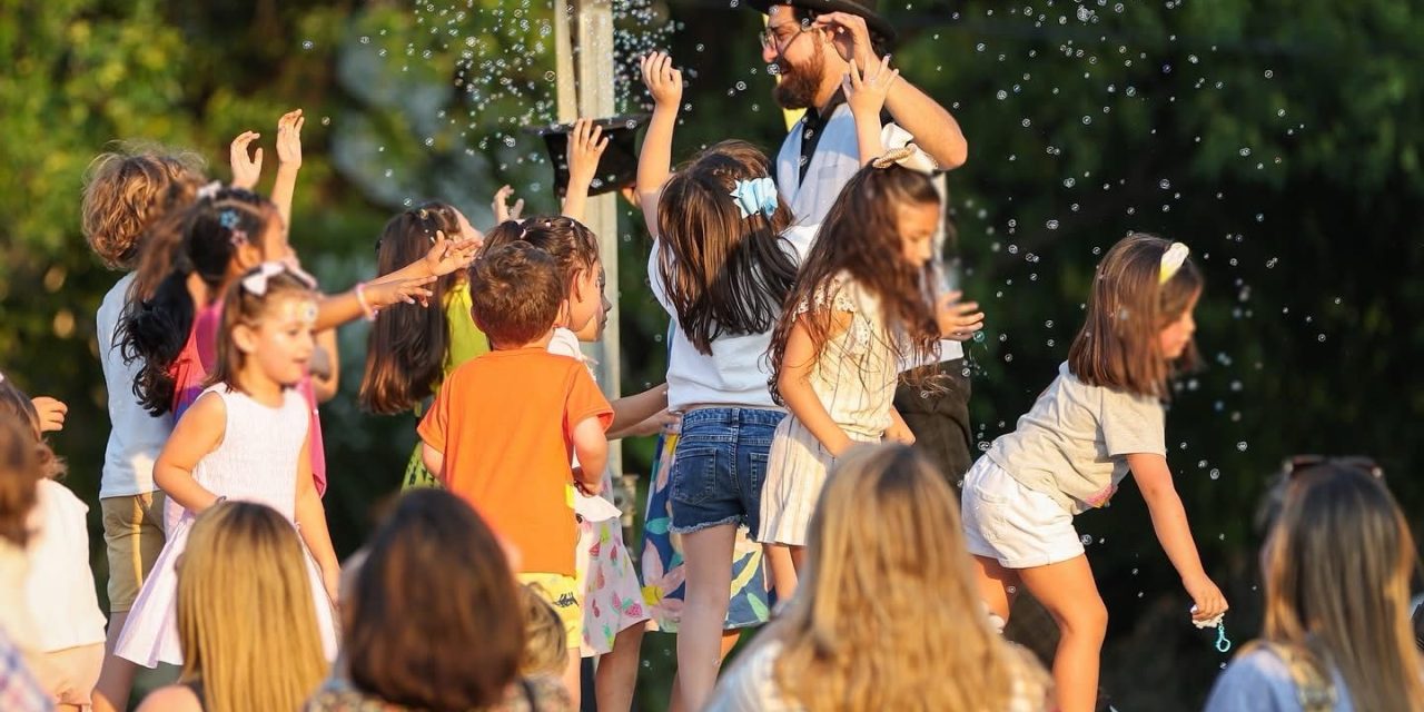 CELEBRAN EN GRANDE A LOS NIÑOS Y NIÑAS SAMPETRINOS