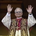 LEÓN XIV OFICIA SU PRIMERA MISA Y CRITICA LA PERCEPCIÓN DE LA FE COMO ALGO PARA DÉBILES