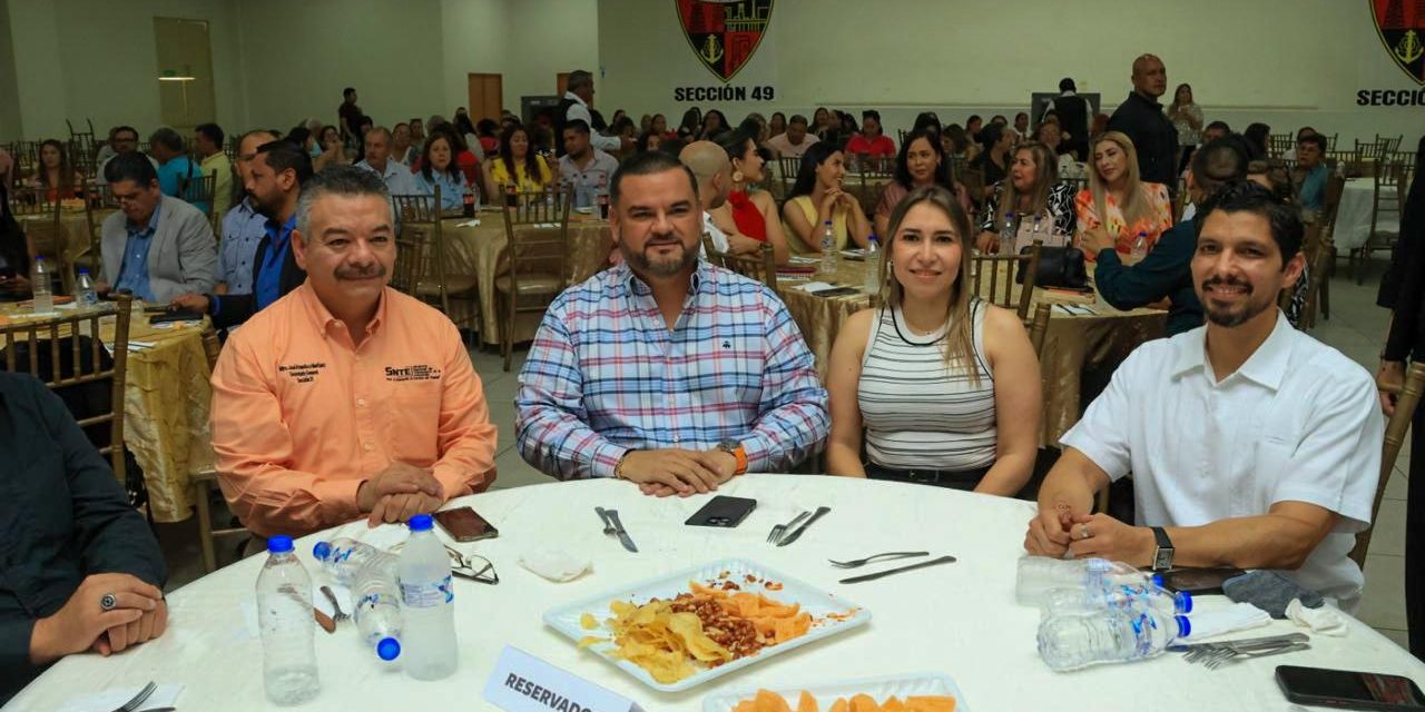 CELEBRA EN GRANDE CARLOS RODRIGUEZ “EL CUATE” A LOS MAESTROS EN SU DÍA