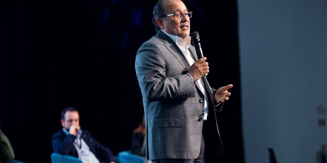 ANDRÉS MIJES COMPARTE EN FORO NACIONAL LA ESTRATEGIA DIGITAL DE ESCOBEDO PARA UN CRECIMIENTO EQUITATIVO