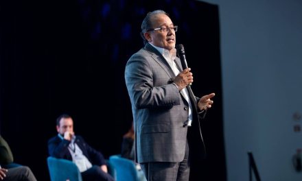 ANDRÉS MIJES COMPARTE EN FORO NACIONAL LA ESTRATEGIA DIGITAL DE ESCOBEDO PARA UN CRECIMIENTO EQUITATIVO
