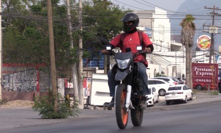 JESÚS NAVA REFUERZA CONTROL VEHICULAR EN SANTA CATARINA CON MULTAS A MOTOCICLETAS SIN PLACAS