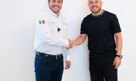 ALCALDE RAÚL CANTÚ DA LA BIENVENIDA A ISRAEL “EL PILOTO” JIMÉNEZ COMO NUEVO DIRECTOR DE DEPORTES EN SALINAS VICTORIA