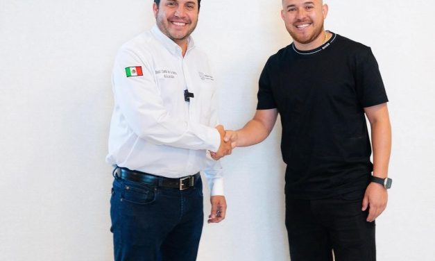 ALCALDE RAÚL CANTÚ DA LA BIENVENIDA A ISRAEL “EL PILOTO” JIMÉNEZ COMO NUEVO DIRECTOR DE DEPORTES EN SALINAS VICTORIA