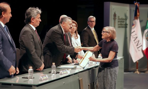 SANTOS GUZMÁN RECONOCE LA ENTREGA DE LOS TRABAJADORES UNIVERSITARIOS DE LA UANL
