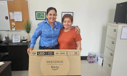 ADRIANA MARTÍNEZ RECONOCE A CIUDADANAS RESPONSABLES CON EL PAGO DEL PREDIAL EN LAMPAZOS