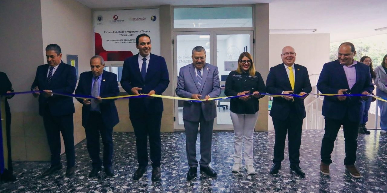RECTOR DE LA UANL SANTOS GUZMÁN, INAUGURA CENTRO EVALUADOR DE COMPETENCIAS EN LA PREPARATORIA PABLO LIVAS