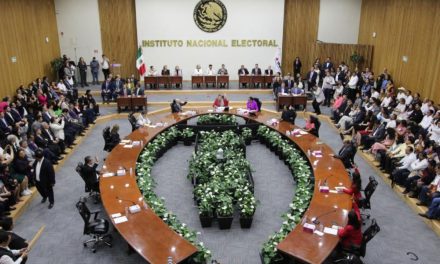 DANIA RAVEL CRITICA CANCELACIÓN SIN REVISIÓN DE PLAZAS