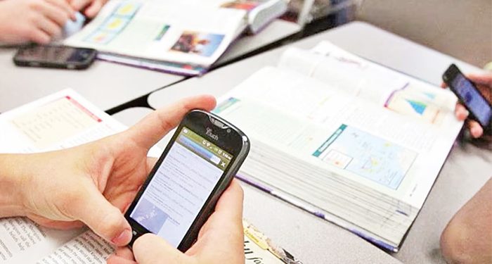 COMISIÓN DE EDUCACIÓN DEL CONGRESO ANALIZA PROPUESTA PARA REGULAR CELULARES Y HACER OBLIGATORIA LA UNIVERSIDAD