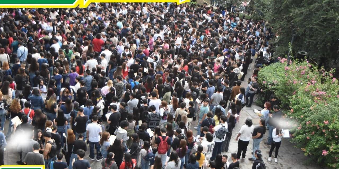MARIO GARZA MOTIVA A 3 MIL 400 ASPIRANTES DURANTE EXAMEN DE INGRESO A LA FACULTAD DE DERECHO
