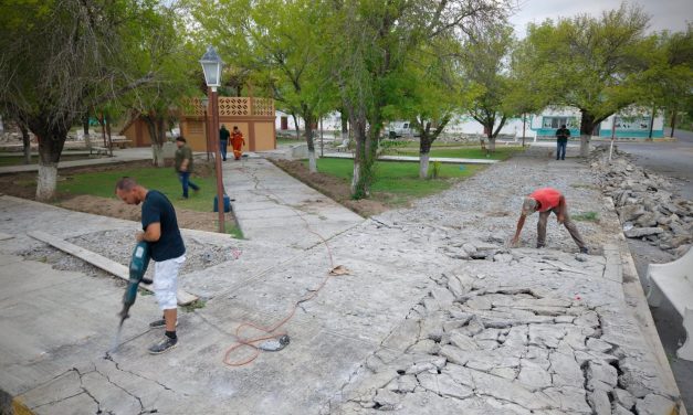 BALTAZAR MARTÍNEZ MONTEMAYOR REMODELA PLAZA DE CONGREGACIÓN MARTINITOS