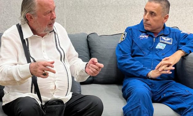 MAURICIO FERNÁNDEZ RESALTA TRAYECTORIA DE JOSÉ HERNÁNDEZ, ASTRONAUTA DE ORIGEN MEXICANO