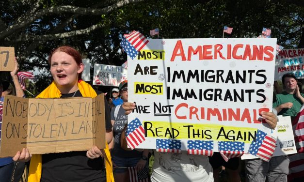 DONALD TRUMP ENFRENTA PROTESTAS MASIVAS POR “AUTORITARISMO” EN EE.UU.