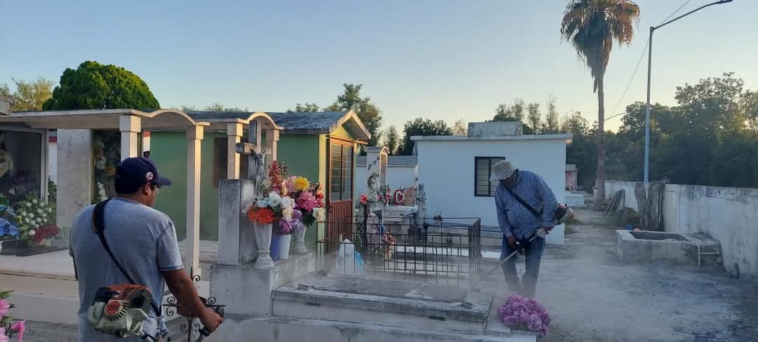 DAVID SÁNCHEZ ENCABEZA TRABAJOS DE LIMPIA EN EL PANTEÓN SAN PEDRO