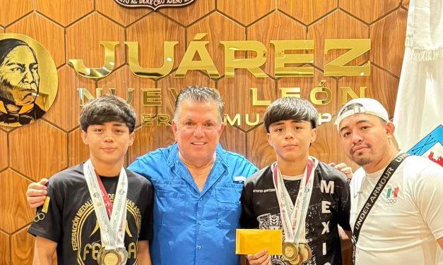 NOÉ CHÁVEZ CELEBRA A JÓVENES DE JUÁREZ QUE REPRESENTARÁN A MÉXICO EN MUNDIAL DE LUCHA
