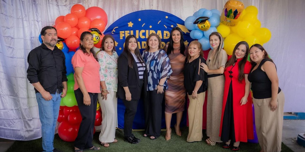 ALEJANDRA MORALES CELEBRA Y FELICITA A LOS PEQUEÑOS GRADUADOS DEL JARDÍN DE NIÑOS GUILLERMO PRIETO