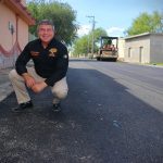 BALTAZAR MARTÍNEZ MONTEMAYOR ENTREGA RECARPETEO EN CALLES PRINCIPALES DE CERRALVO