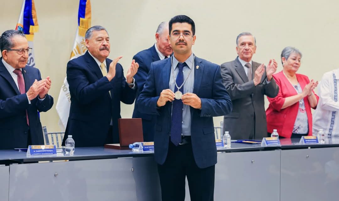 SANTOS GUZMÁN DA LA BIENVENIDA A NUEVO DIRECTOR DE LA FACULTAD DE CIENCIAS DE LA TIERRA