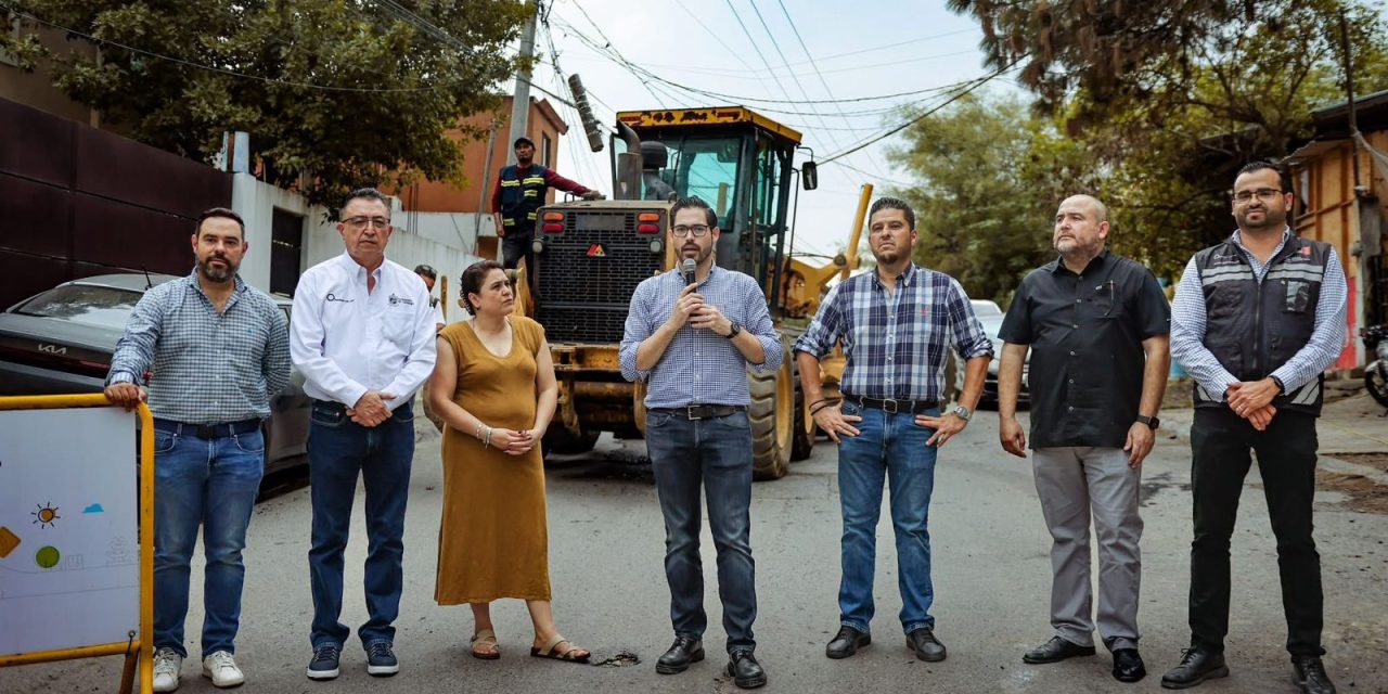 DAVID DE LA PEÑA ARRANCA REHABILITACIÓN DE VIALIDAD EN LAS CRISTALINAS