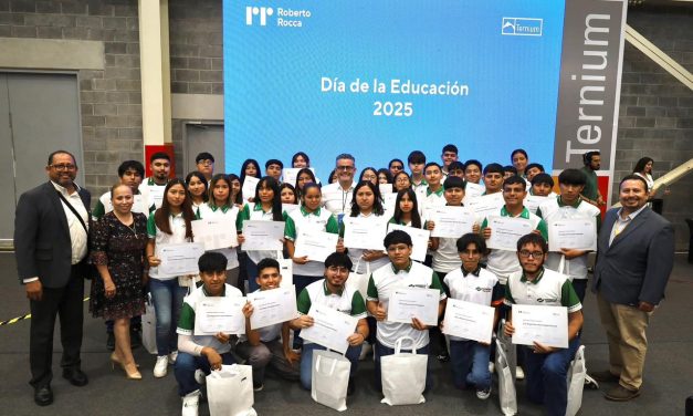 ANDRÉS PINTOS CABALLERO ENCABEZA ENTREGA DE BECAS ROBERTO ROCCA A 40 ALUMNOS DE CONALEP NL