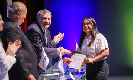 SANTOS GUZMÁN LÓPEZ CELEBRA 25 AÑOS DE LA FUNDACIÓN UANL APOYANDO A ESTUDIANTES