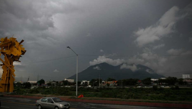 MONTERREY AMANECE CON CLIMA FRESCO Y LLUVIAS LIGERAS, DE ACUERDO CON PRONÓSTICO