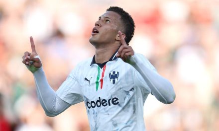 RAYADOS FIRMA GOLEADA Y SE CITA CON EL BORUSSIA EN OCTAVOS
