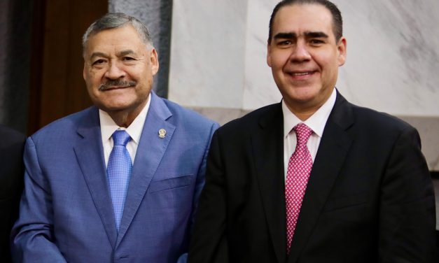 HERIBERTO TREVIÑO GESTIONARÁ BECAS DE NUEVO INGRESO EN UANL