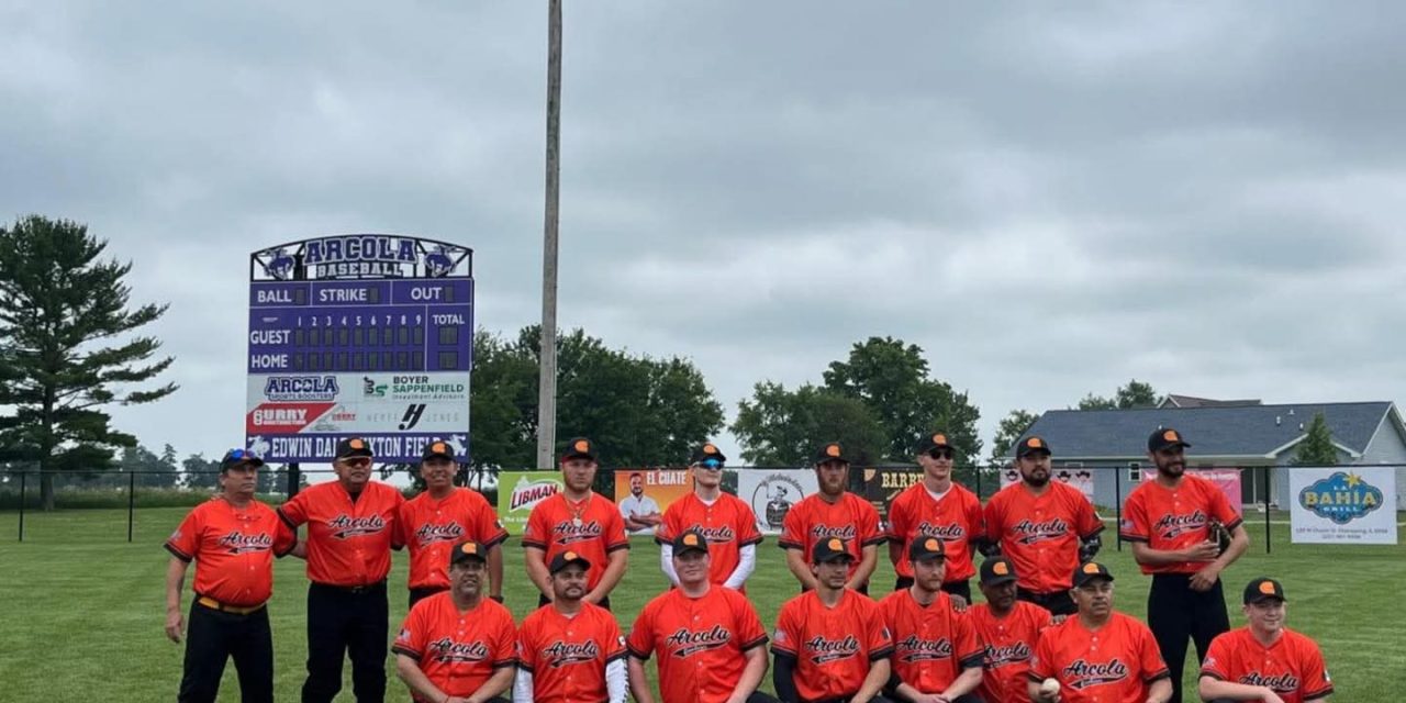 CARLOS RODRÍGUEZ “EL CUATE” ACOMPAÑA A EQUIPO DE BÉISBOL QUE REPRESENTA A CADEREYTA EN ILLINOIS