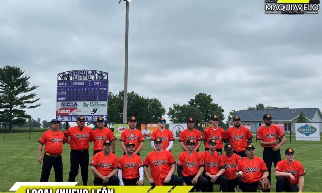 CARLOS RODRÍGUEZ “EL CUATE” ACOMPAÑA A EQUIPO DE BÉISBOL QUE REPRESENTA A CADEREYTA EN ILLINOIS