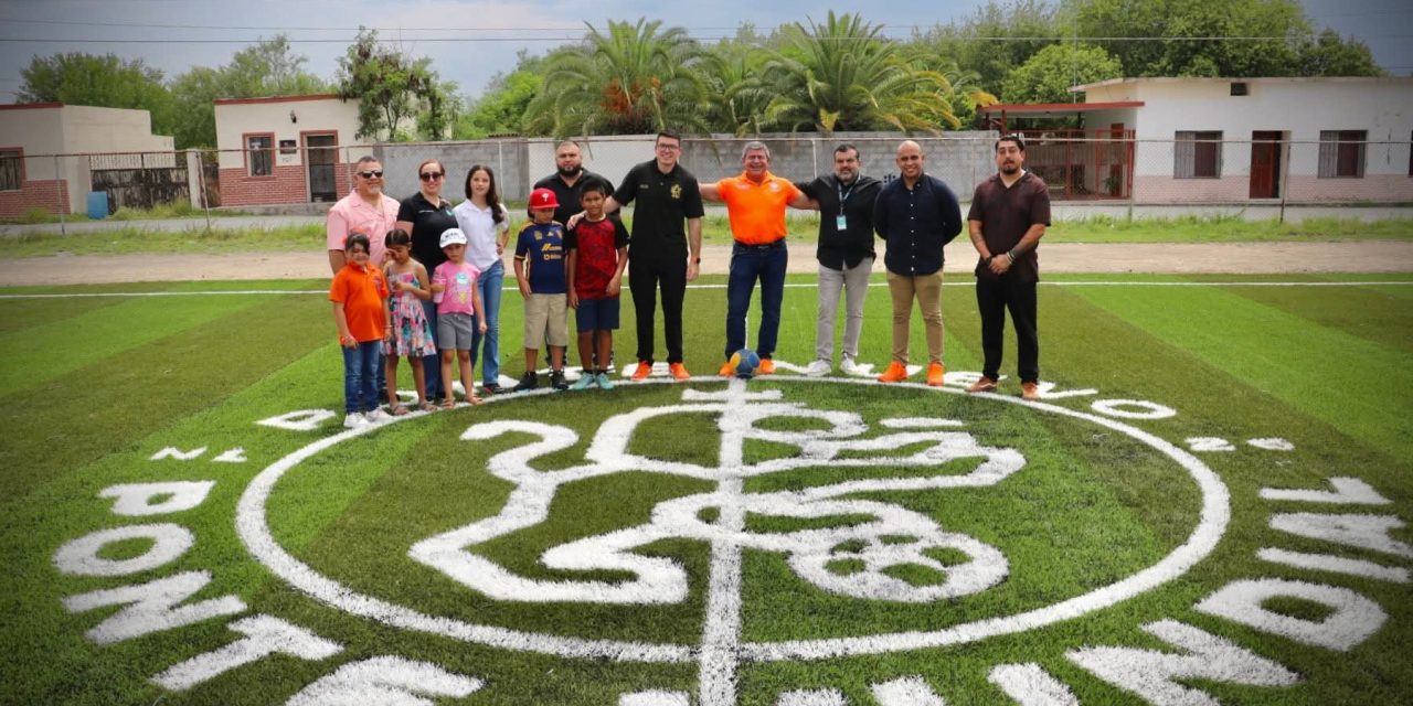 BALTAZAR MARTÍNEZ INAUGURA PRIMERA CANCHA SINTÉTICA EN ESCUELA DE CERRALVO