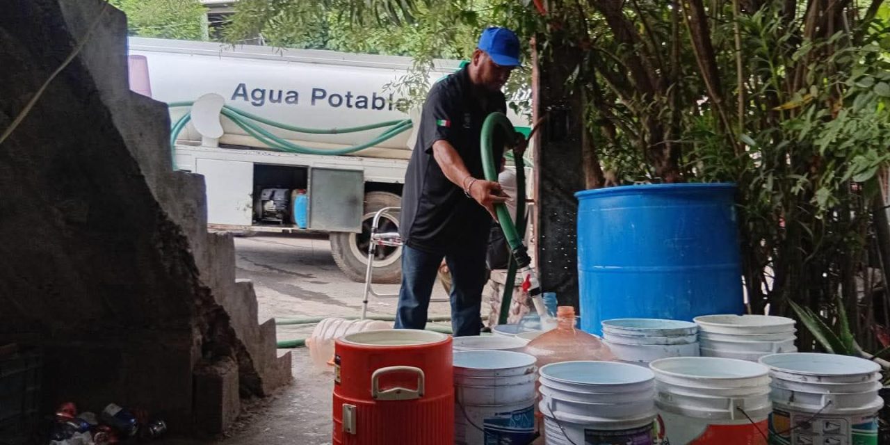 DAVID DE LA PEÑA ENVÍA APOYO EMERGENTE CON PIPAS A COLONIA HÉCTOR CABALLERO