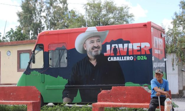 JAVIER CABALLERO LLEVA “EL JAVI MÓVIL” A LA COMUNIDAD LA YERBA EN DOCTOR ARROYO