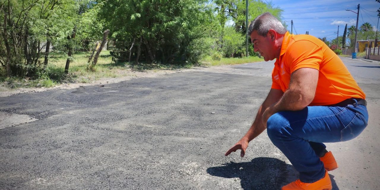 BALTAZAR MARTÍNEZ MONTEMAYOR REFUERZA TRABAJOS DE BACHEO EN CERRALVO
