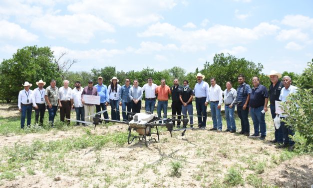 CARLOS RODRÍGUEZ “EL CUATE” ACERCA TECNOLOGÍA AL CAMPO DE CADEREYTA