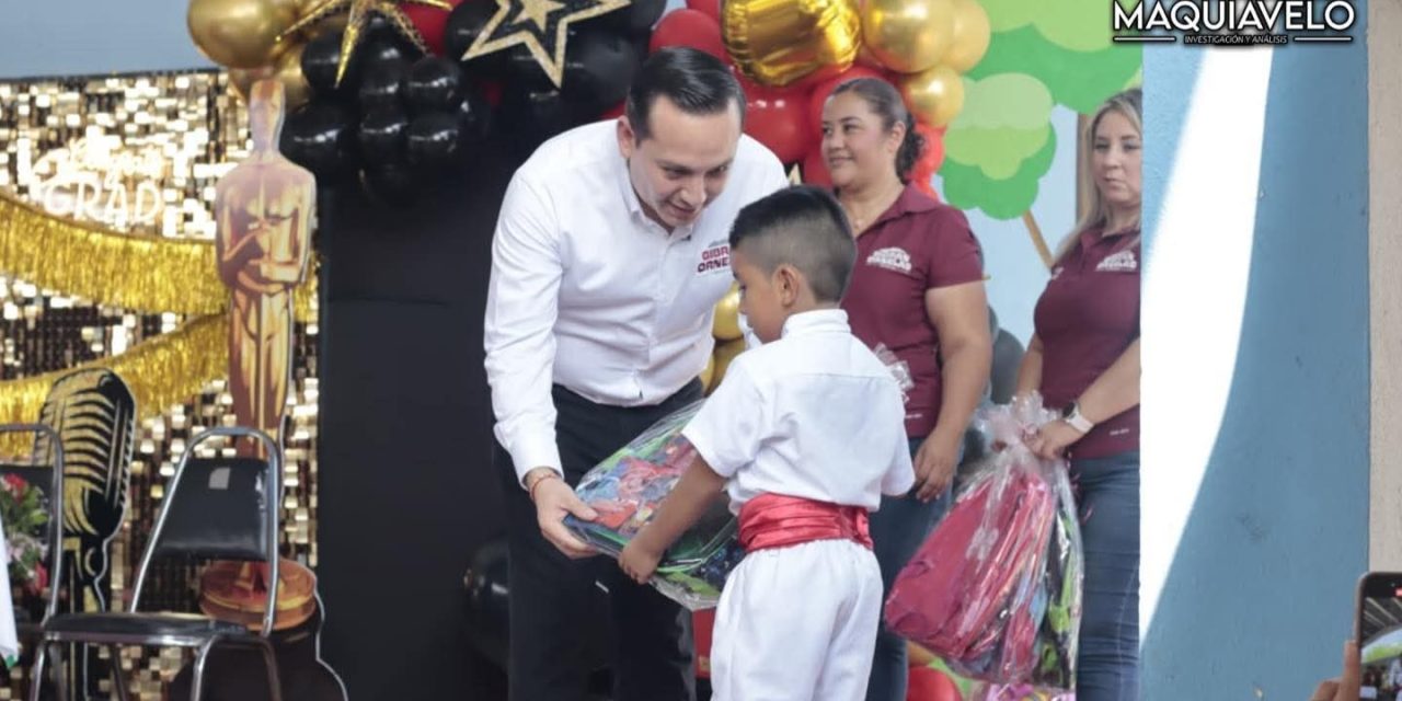 GIBRAN ORNELAS CELEBRA A GRADUADOS DE KINDER: “SE GRADÚAN LOS MÁS PEQUES… PERO CON PASOS DE GIGANTES”