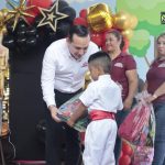 GIBRAN ORNELAS CELEBRA A GRADUADOS DE KINDER: “SE GRADÚAN LOS MÁS PEQUES… PERO CON PASOS DE GIGANTES”