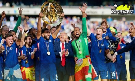 DONALD TRUMP, SI NO ES PROTAGONISTA SE ABURRE; EL CAOS EN LA CELEBRACIÓN DEL CHELSEA CAMPEÓN DEL MUNDO