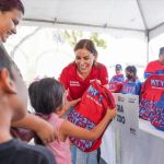 KARINA BARRÓN Y MONTERREY EXTENDIERON LA DISTRIBUCIÓN DE ÚTILES HASTA EL 31 DE JULIO