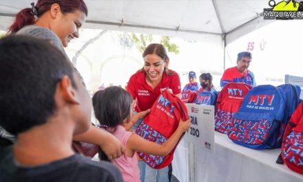 KARINA BARRÓN Y MONTERREY EXTENDIERON LA DISTRIBUCIÓN DE ÚTILES HASTA EL 31 DE JULIO