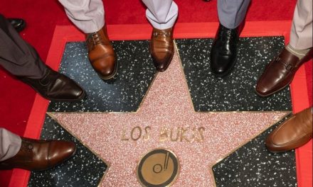 “LOS BUKIS” INMORTALIZAN SU LEGADO CON ESTRELLA EN EL PASEO DE LA FAMA DE HOLLYWOOD