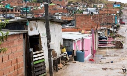 MÉXICO REDUCE POBREZA, PERO DESIGUALDAD EN SALUD PERSISTE