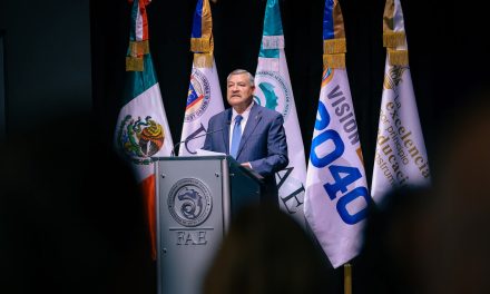 SANTOS GUZMÁN RESPALDA NUEVA ETAPA EN LA FACULTAD DE ARTES ESCÉNICAS