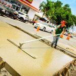 MIGUEL ÁNGEL SALAZAR INFORMA DE AVANCES EN CONSTRUCCIÓN DE BORDOS PEATONALES EN MONTEMORELOS