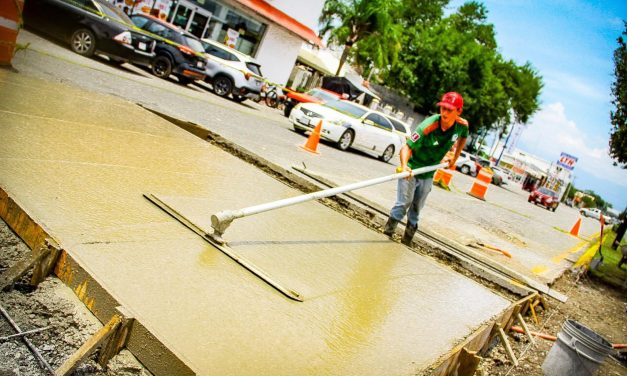 MIGUEL ÁNGEL SALAZAR INFORMA DE AVANCES EN CONSTRUCCIÓN DE BORDOS PEATONALES EN MONTEMORELOS