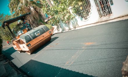 MIGUEL ÁNGEL SALAZAR CONCLUYE PAVIMENTACIÓN DE LA CALLE NARANJO EN MONTEMORELOS