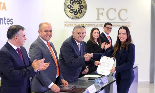 SANTOS GUZMÁN RENUEVA REPRESENTACIÓN ESTUDIANTIL EN FACULTAD DE COMUNICACIÓN DE LA UANL