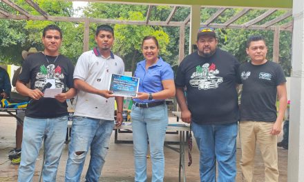 ADRIANA MARTÍNEZ HACE VIBRAR A LAMPAZOS CON PASIÓN AUTOMOTRIZ