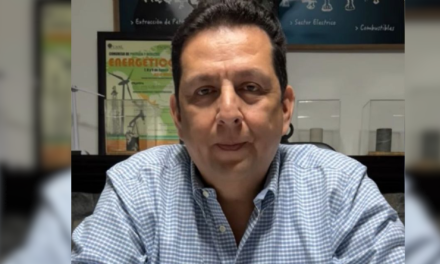 MANUEL ACUÑA RECIBE DISCULPA DE EXALUMNO POR FALSAS ACUSACIONES