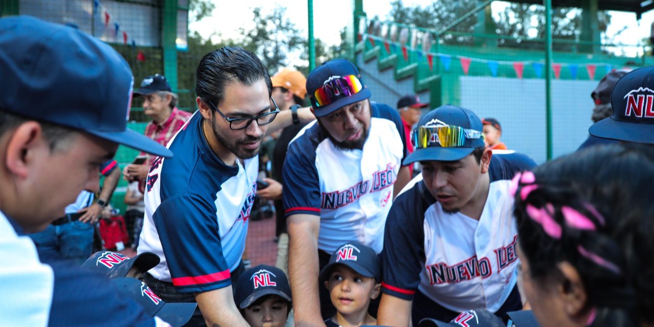 DAVID DE LA PEÑA INAUGURA CAMPEONATO NACIONAL DE BÉISBOL BIBERONES 2025 EN SANTIAGO